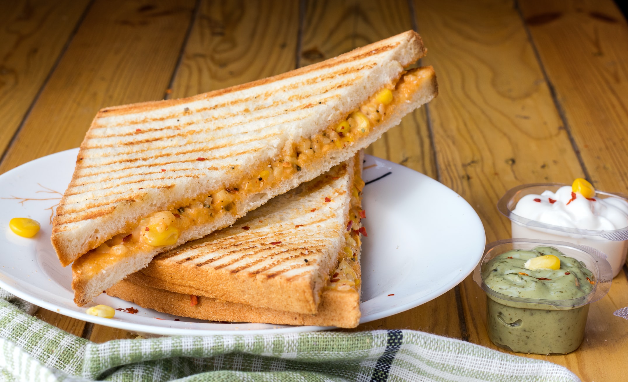 cuantas calorías tiene un sandwich de jamón y queso