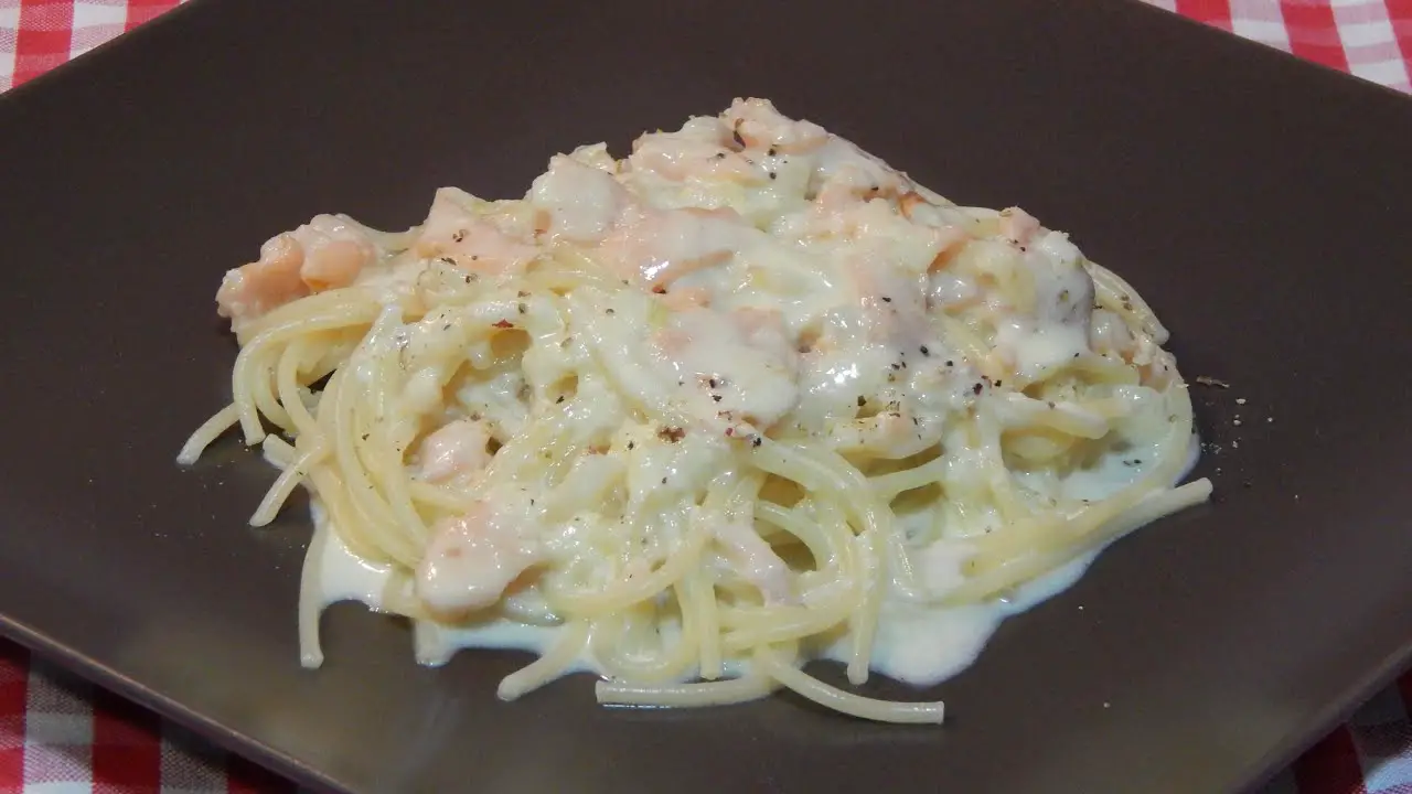 espaguetis con salmón